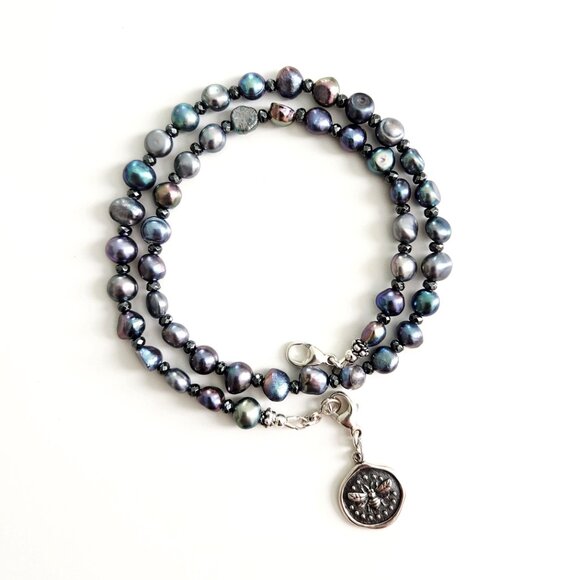 PREMIUM PEACOCK PEARL NECKLACE W/ 925 SILVER BEE PENDANT